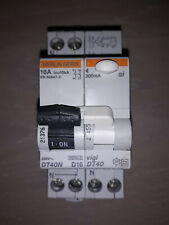 Disjoncteur Merlin Gérin DT40 D16 21376 vigi 300mA 21455