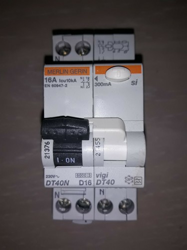 Disjoncteur merlin gérin dt40 - disjoncteur,