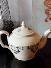 Théière terre d'acier Saint Uze Décor de Fleurs en très bon état 