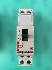 CONTACTEUR SILENCIEUX 25AMPERE JOUR/ NUIT CHAUFFE EAU 25A 220V 04156