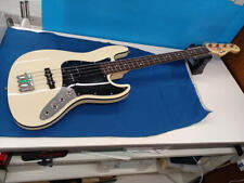 Guitare basse électrique