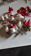 15  boules de Noël anciennes champignons et autres, certaines à pinces 