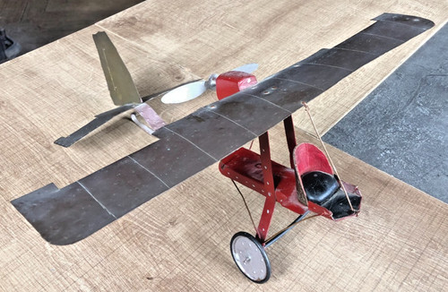 Ancien avion tôle avec - ancien, en