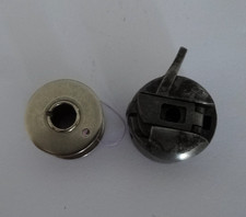 Boîte à canette Simanco 15277 + Canette pour Machine à coudre Singer 15K