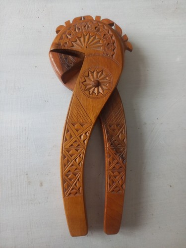 Casse noisettes bois - bois, sculpté