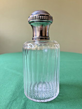 Ancien flacon de parfum cristal et métal argenté (b)