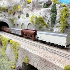 5 wagons marchandises à 2 essieux et feux fin de convoi, DB, Ep. IV - MARKLIN 47