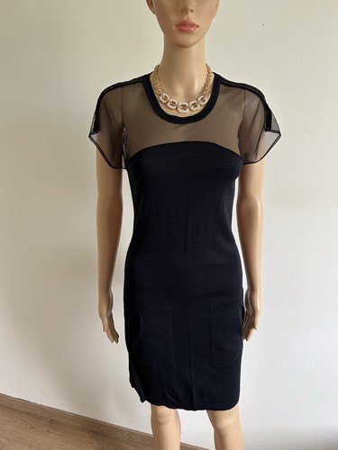 Robe noire manches - manches, courtes
