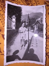 Photo Ancienne Jeune Scout En Tenue.1943 .Avec Drapeau. Vintage.