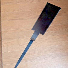 Ancienne scie à main