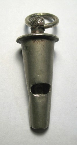 Ancien sifflet militaire - , en