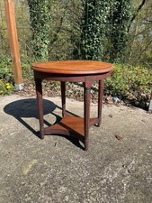 Mini table basse en bois et