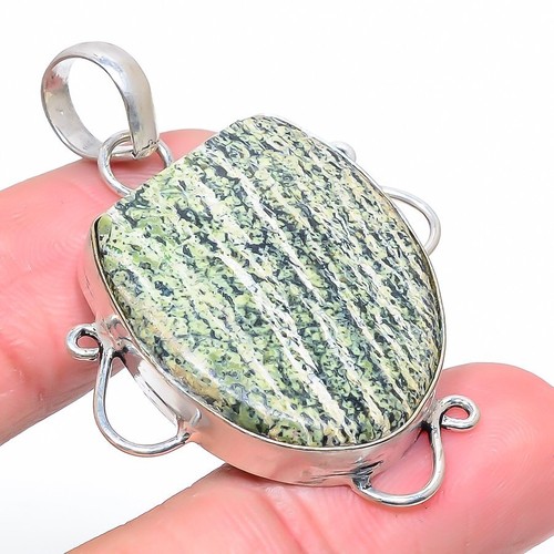Pendentif bijou ancien fait