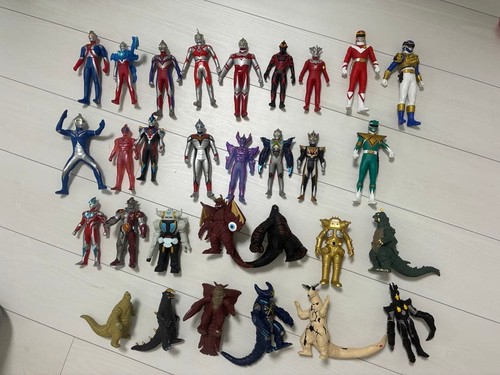 Gros lot figurines en - de,