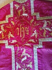 ANCIENNE CHASUBLE/DAMASSé