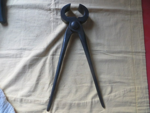 Outil ancien grosse tenaille - outil,