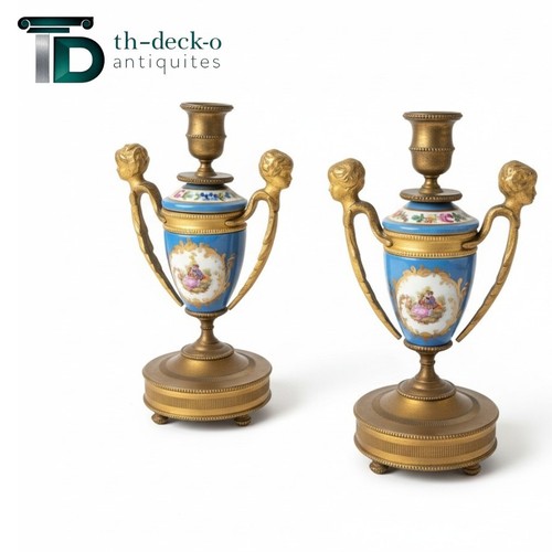 Paire bougeoirs bronze dore - paire,