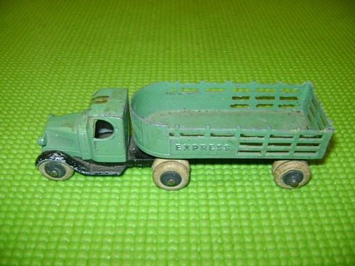 Tootsietoy mack cab - mack,