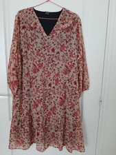 robe taille 44/46 Esmara