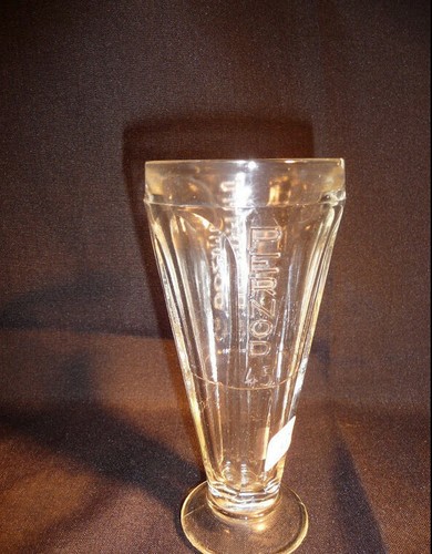 Ancien verre pied - verre, à