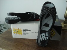 Sandales 24 Hrs pieds sensibles superbes chaussures en cuir noir taille 38.   