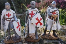 HF1404 A     3  FIGURINE