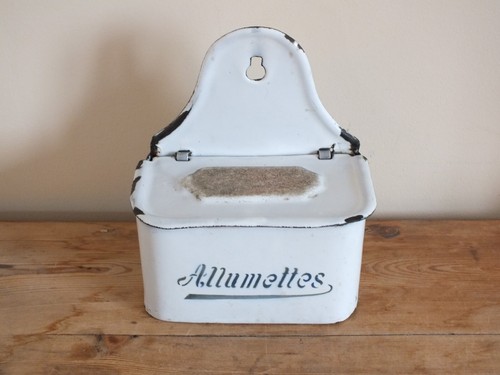 Ancienne boîte à - boîte,