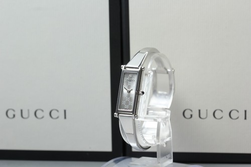 Presque comme neuf montre - [presque,