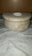 Vase en marbre beige pour