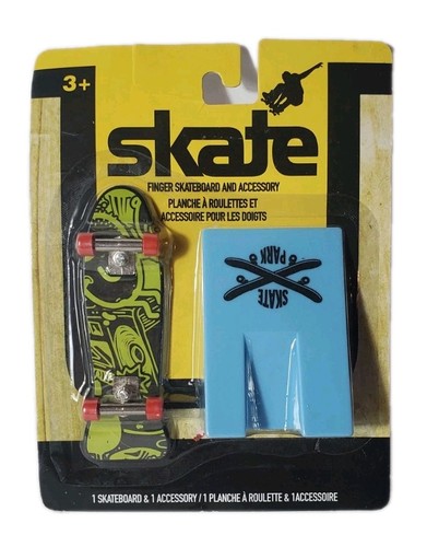 Finger skateboard with ramp - with,