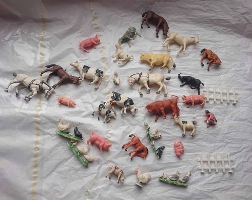 Lot figurines animaux - 28,
