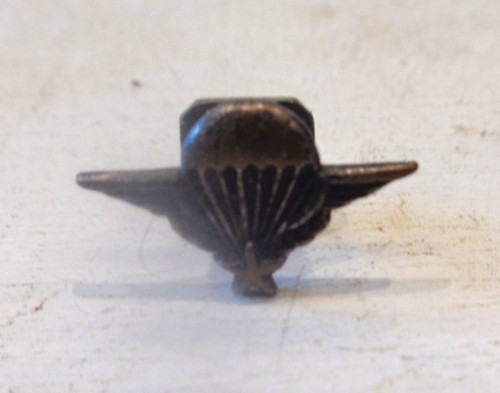 Insigne boutonnière - de,