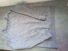 Un sweat pour fille  taille M