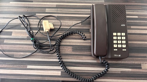 Ancien téléphone vintage