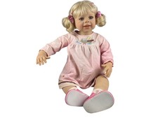 Poupée d'artiste Monika