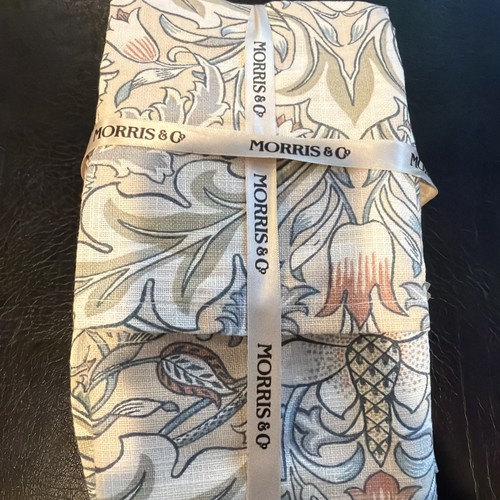 Morris napkins - morris, &