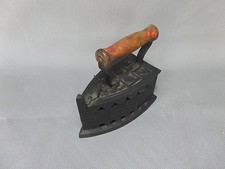 FER A REPASSER A BRAISE ANCIEN "ZR" 