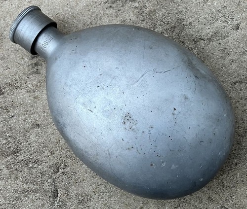 Gourde ww2 datée 39 - wh,