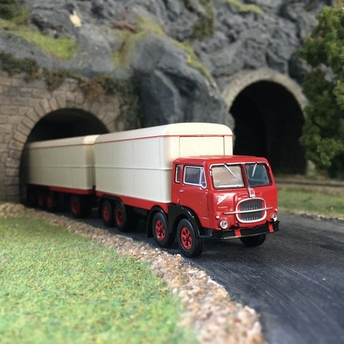 Camion remorque tolé - , 690