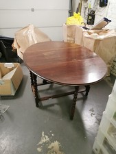 TABLE DE SALLE À MANGER