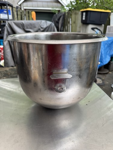 Commercial mixer used - 20, qt