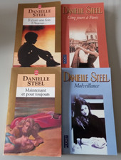 Lot de quatre livres Danielle STEEL format pocket (N°3899S)