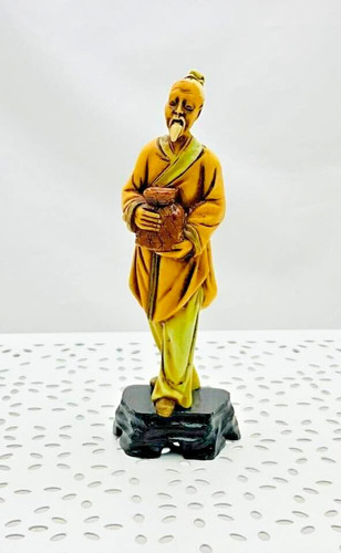 Figurine ancienne résine