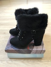 Bottines noires a talons