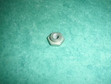 Ecrou de capot-phare pour