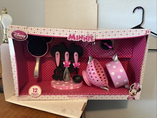 Collectible minnie mouse - minnie,