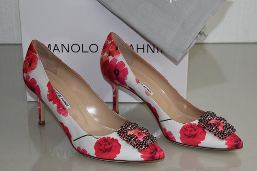 965 new manolo blahnik - $965,