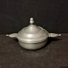 Ecuelle à oreilles décorative en étain - XXe