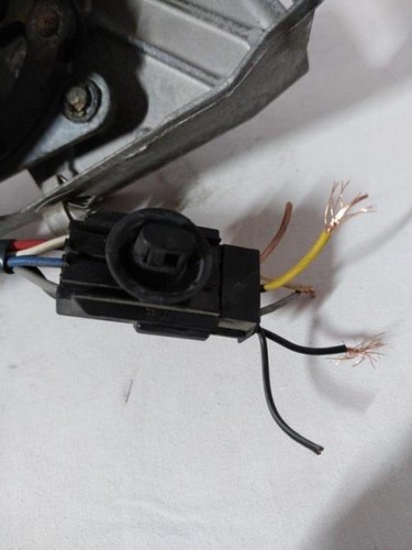 Moteur essuie glace avant