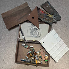 Coffret de peintre ancien avec clé, tubes et palette